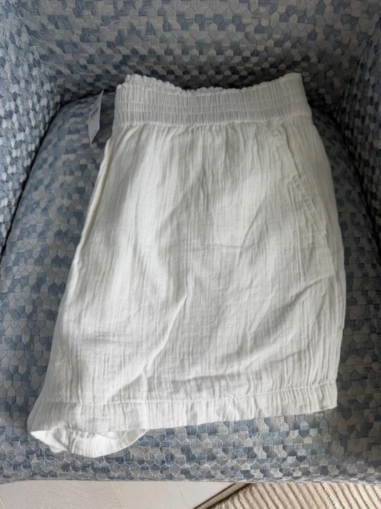 NWT Loft Outlet white lined shorts. XL. Gauze styling. Lightweight. Brand new! - Picture 12 of 12